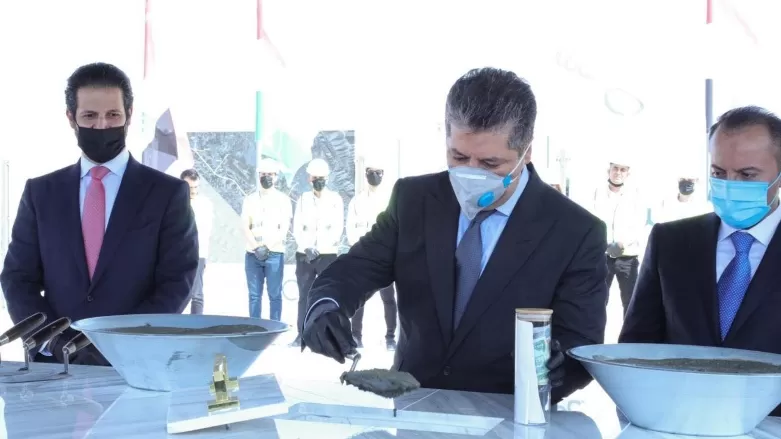 رئيس حكومة إقليم كوردستان يضع الحجر الاساس لمشروع صوامع القمح في السليمانية