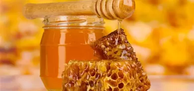 هل يفيد تناول العسل على معدة فارغة؟