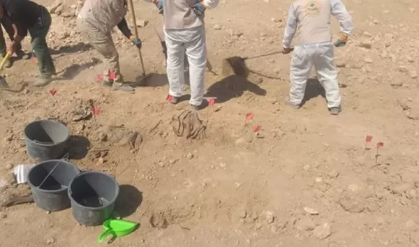 Two mass graves discovered in Iraq