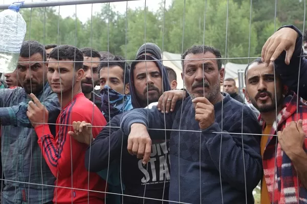 Iraq flies 280 'stranded' migrants back from Belarus