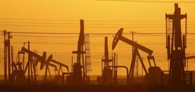 أسعار النفط ترتفع لأعلى مستوياتها مع التعافي من الجائحة