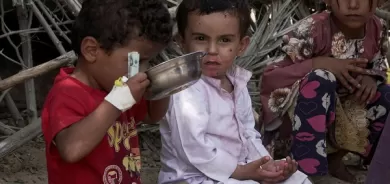 After fleeing fighting in Marib, displaced Yemenis await help