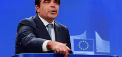 نائب رئيس المفوضية الأوروبية مخاطباً العراقيين: لا تصدقوا أكاذيب المهربين ولا تسمحوا لهم باستغلالكم