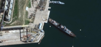 Ukraine says missiles hit Russian flagship, crew evacuates