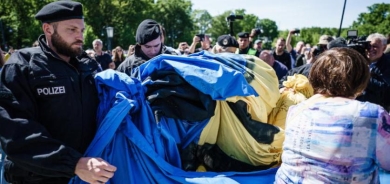 كييف تندد بـ«خطأ» ألماني بعد منع رفع علم أوكرانيا في برلين