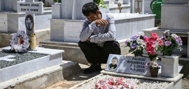 Muslim refugees in Athens seek own cemetery
