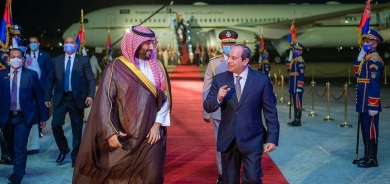 Egypt, Saudi Arabia ink deals worth $7.7 bln on crown prince's visit