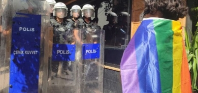 Turkey: Police arrest dozens of protesters during Istanbul Pride march