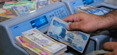 وزير المالية العراقي يُعلق على انباء عدم دفع رواتب الموظفين العام المقبل