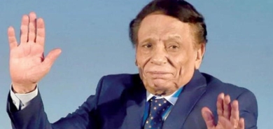 صحة «الزعيم» عادل إمام تفجر جدلاً في مصر