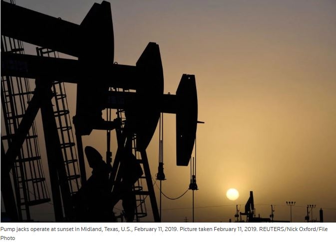 Oil prices stable as rising U.S. crude stocks balance supply concerns