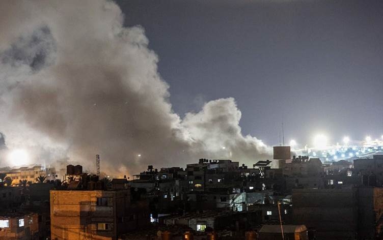 غارات جويّة إسرائيلية على مواقع في قطاع غزّة تسفر عن أضرار 