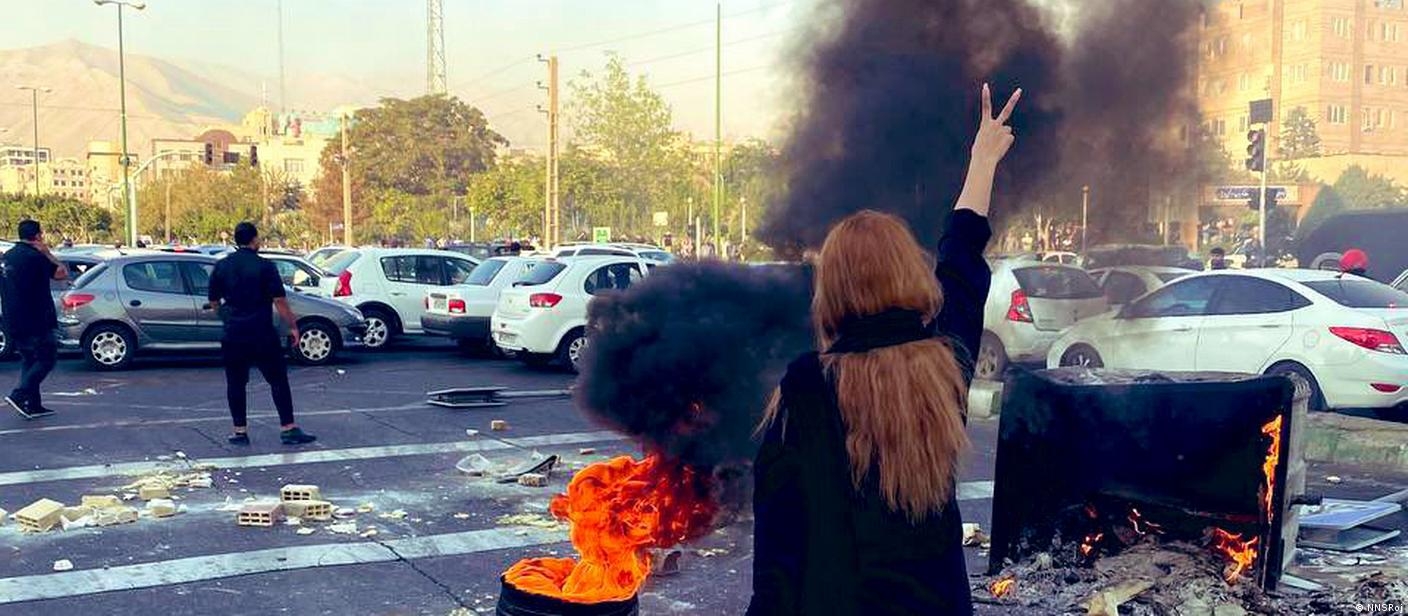Iran: Fresh protests erupt after death of Kurdish student