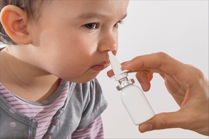 تحذير من قطرات الأنف على الأطفال