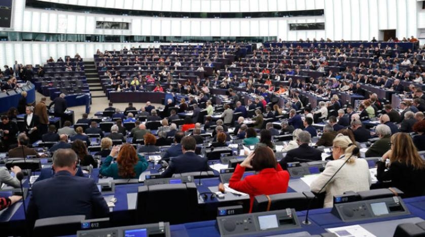 البرلمان الأوروبي يدعو إلى تحقيق أممي بحالات «تسميم» تلميذات في إيران