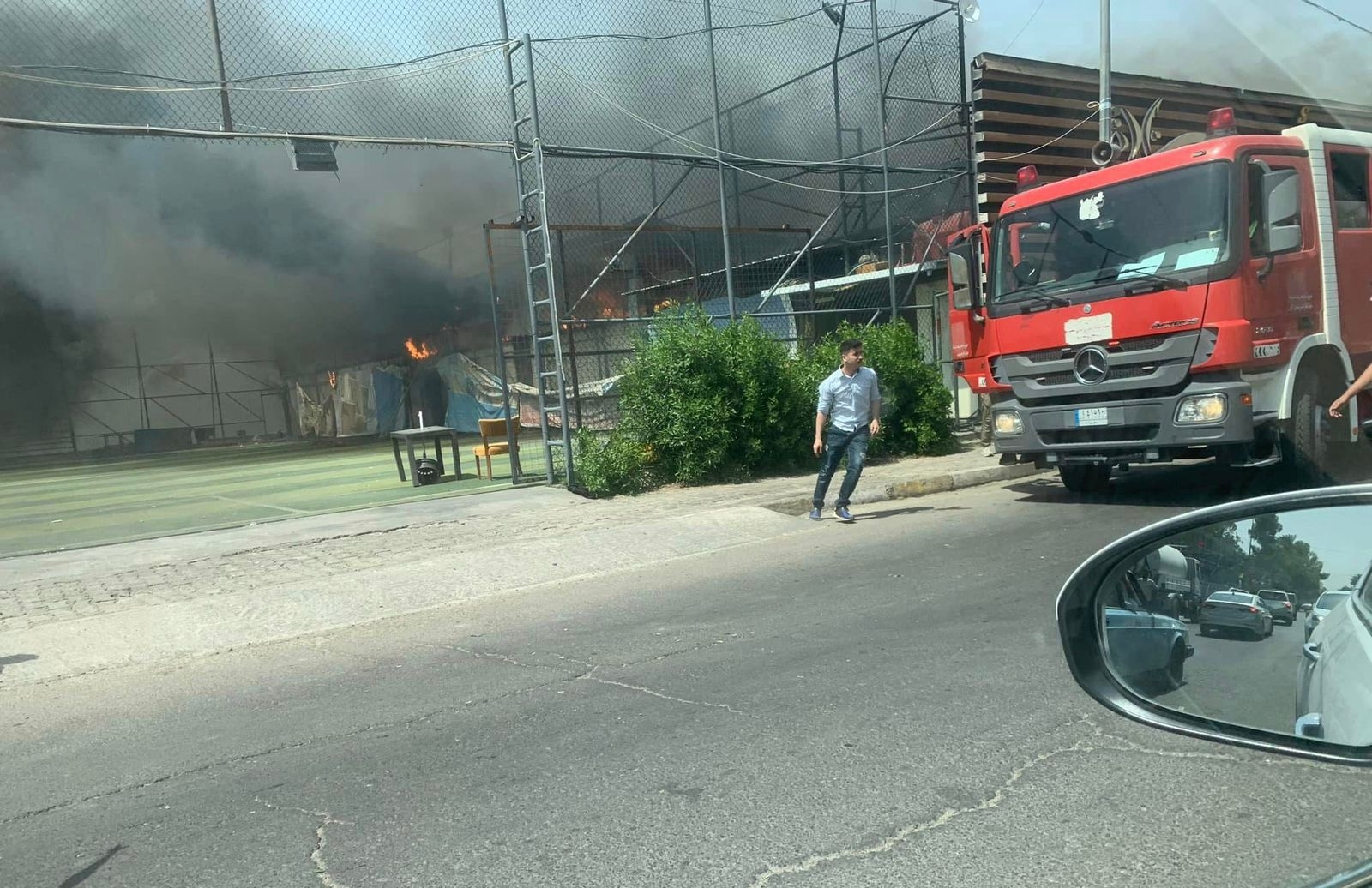اندلاع حريق كبير داخل مطعم وسط بغداد