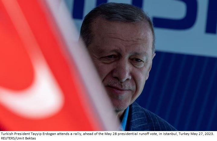 Erdogan Holds Advantage after Winning First Round of Turkish Presidential Runoff