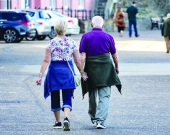 دراسة: تمرين تحريك الذراعين يساعد كبار السن في الحفاظ على صحتهم
