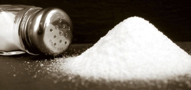 ماذا يحدث لو تخليت عن الملح تماما؟ طبيب يجيب