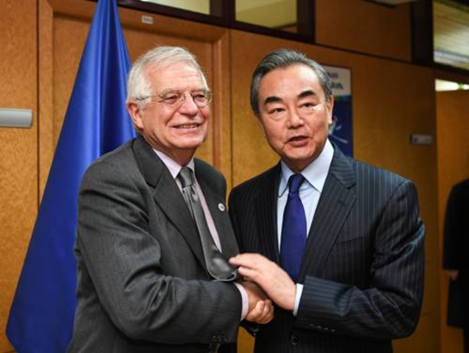 بكين تطلب «توضيحاً» من الاتحاد الأوروبي بشأن موقفه من الشراكة معها