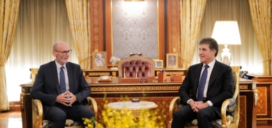 نيجيرفان بارزاني والسفير البريطاني في العراق يبحثان مستجدات المنطقة والأوضاع في سوريا ومخيم الهول