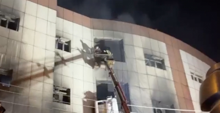 سوران .. مصرع 14 شخص بحريق في مبنى سكني