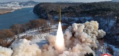كوريا الشمالية تعلن نجاح إطلاق صاروخ عابر للقارات يعمل بالوقود الصلب