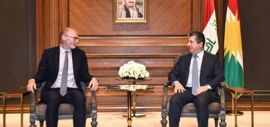 رئيس الوزراء مسرور بارزاني يلتقي سفير بريطانيا لدى العراق