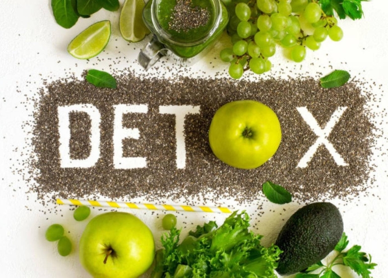«الديتوكس»... هل يخلص الجسم من السموم ويحرق الدهون حقاً؟