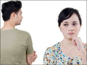 كيف تردين على زوجكِ الذي يقارنكِ بغيركِ من النساء؟