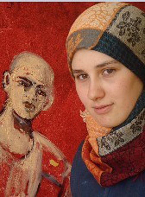 الفنانة التشكيلية مريم السوعلي أبو زيد: الفن التشكيلي ملتزم بقضايا الإنسان