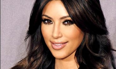 Kim Kardashian daxwaza piştgiriyê ji navçeya Keseb li Sûriyê re dike  
