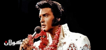 Thousands honor Elvis Presley at Graceland vigil