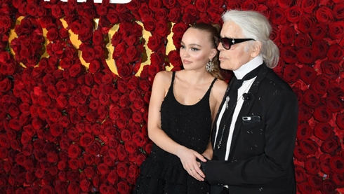 Politicians and celebrities pay tribute to fashion legend Karl Lagerfeld