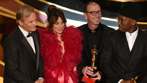 'Green Book' wins best picture Oscar, 'Roma' honoured
