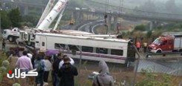 Train driver faces judge as Spain mourns crash victims